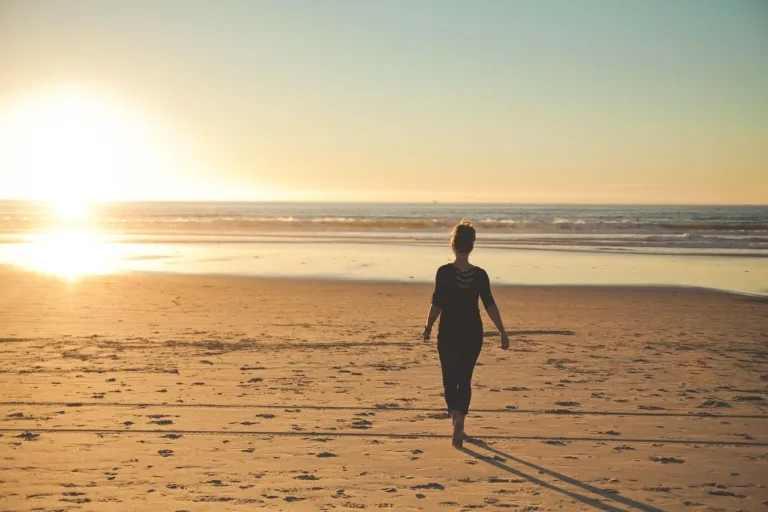 Woman finding her life purpose using Ikigai theory.