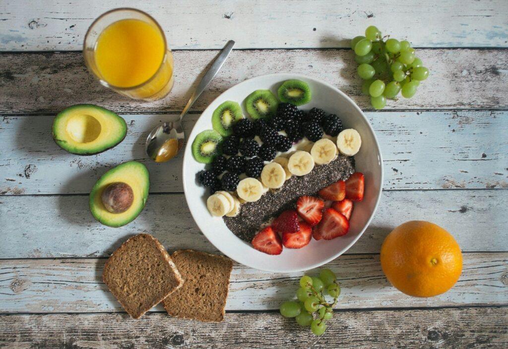 A meal on a table, represeting good eating habits.